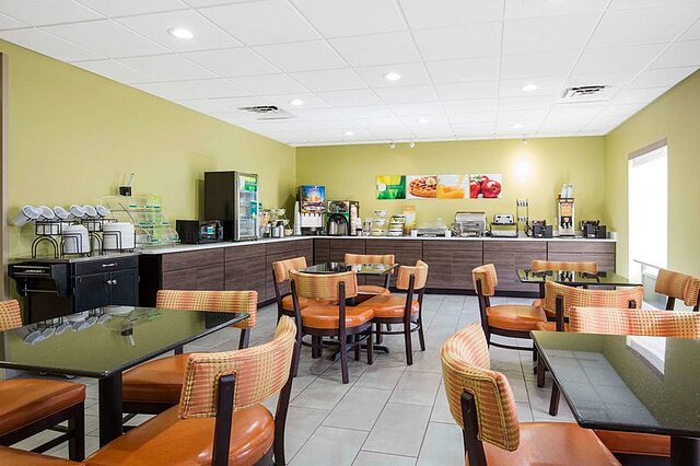 Quality Inn and Suites Arnold – St Louis