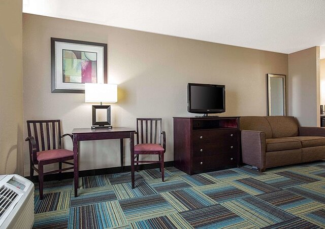 Quality Inn and Suites Arnold – St Louis