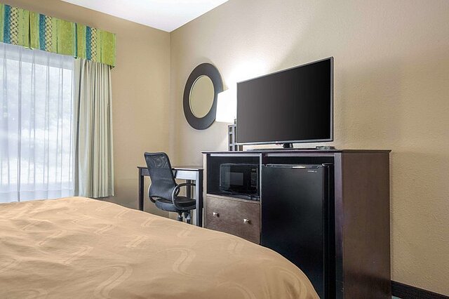 Quality Inn and Suites Arnold – St Louis