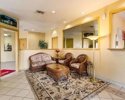 اکنو لج هوستون هببای آیرپرت