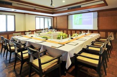 هالیدی این ریزورت فی فی آیلند