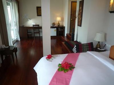 هالیدی این ریزورت فی فی آیلند