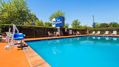 بست وسترن هامپتون کلیسوم این