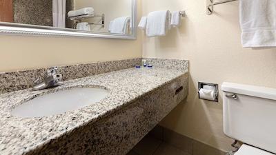 بست وسترن هامپتون کلیسوم این