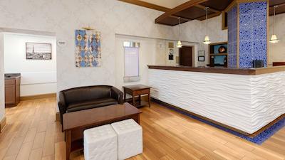 بست وسترن هامپتون کلیسوم این