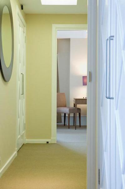 دلفین هوس سرویسد اپارتمنتز