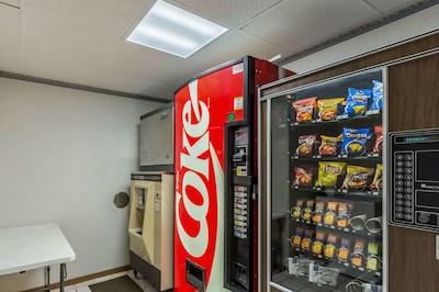 اکنو لج این اند سویتز وست