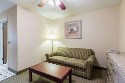 اکنو لج این اند سویتز وست