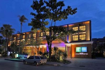 هالیدی این اکسپرس پوکت پاتنگ بیچ سنترال