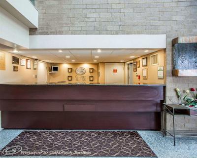 کمفرت سویتز اُاکبروک تراس