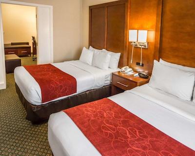 کمفرت سویتز اُاکبروک تراس