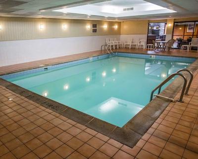 کمفرت سویتز اُاکبروک تراس