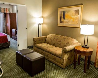 کمفرت سویتز اُاکبروک تراس