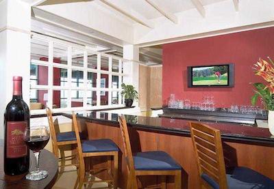 کورتیارد ویرجینیا بیچ اُسینفرنت اسود