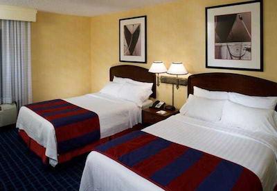 کورتیارد ویرجینیا بیچ اُسینفرنت اسود