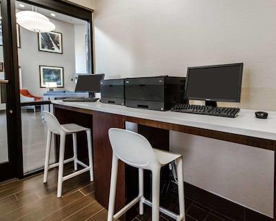 کمفرت سویتز ایست