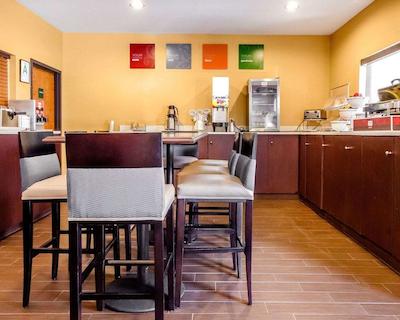 کمفرت سویتز ایست