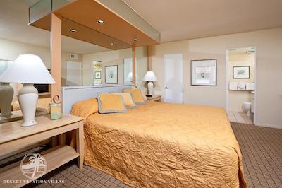 دسرت واکیشن ویلاز