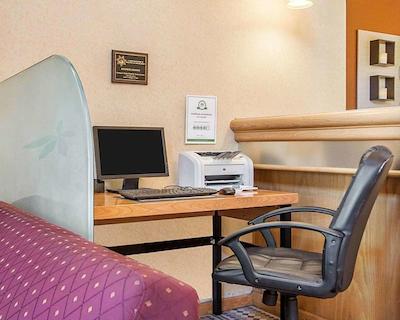 کمفرت سویتز پرتلاند آیرپرت