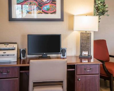 کمفرت این نیر جیلا نیشنال فرست