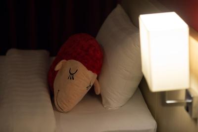 اسلیپ ویت می دیزاین هتل