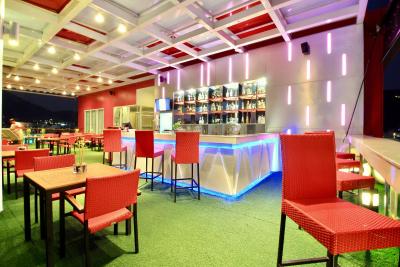 اسلیپ ویت می دیزاین هتل