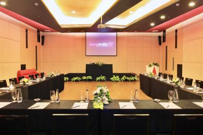 اسلیپ ویت می دیزاین هتل