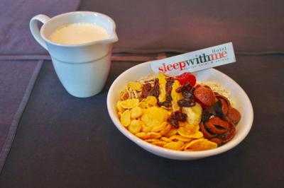 اسلیپ ویت می دیزاین هتل