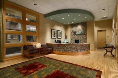 امباسی سویتز نردوست ارکانساز هتل اسپا اند کنونشن سنتر