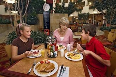 امباسی سویتز نردوست ارکانساز هتل اسپا اند کنونشن سنتر