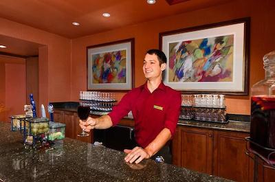 امباسی سویتز نردوست ارکانساز هتل اسپا اند کنونشن سنتر