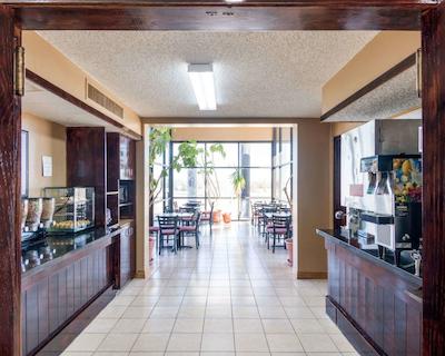 اکنو لج نیر ویچیتا فالز اونت سنتر