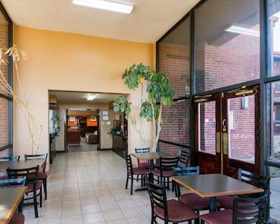 اکنو لج نیر ویچیتا فالز اونت سنتر