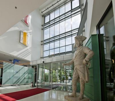 درینت سانسوسی برلین/پتسدام