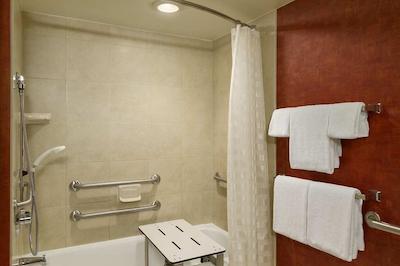 امباسی سویتز وینستون اسالم