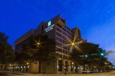 امباسی سویتز وینستون اسالم