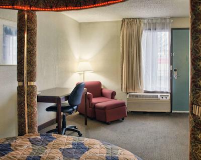 اکنو لج ریچمند وست براد