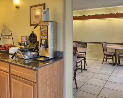 اکنو لج ریچمند وست براد