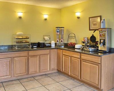 اکنو لج ریچمند وست براد