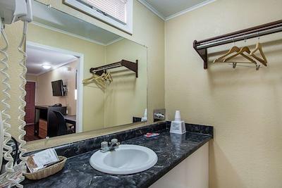 اکنو لج وست دج