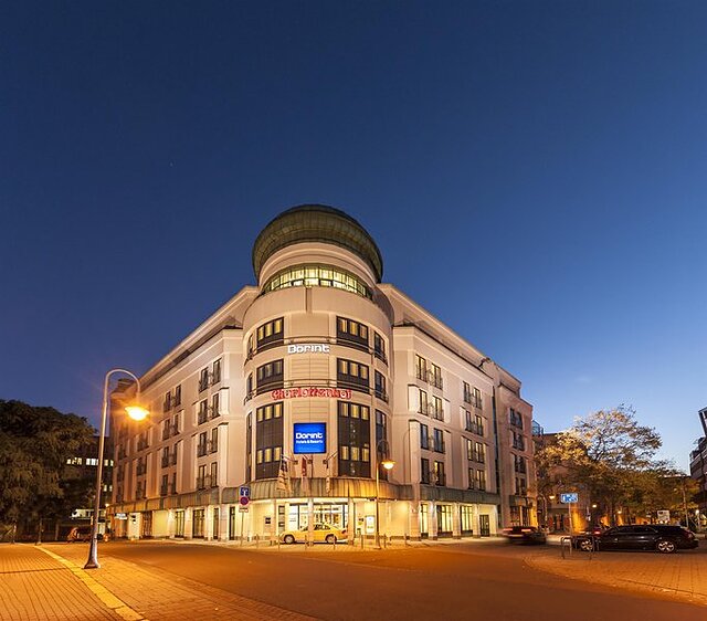 درینت هتل چارلتنهف هال (ساال)