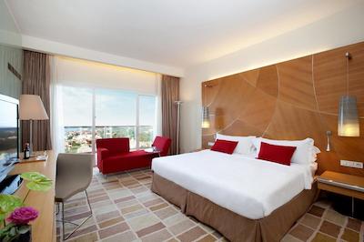 دن کارلز لیسور ریزرت اند اسپا