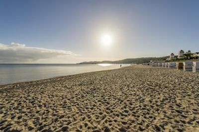 درینت استراندهتل بینز/روجن