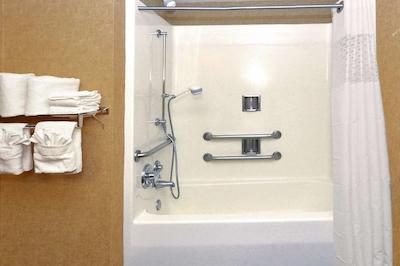 هامپتون این اند سویتز کارسُن سیتی