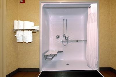 هامپتون این اند سویتز کارسُن سیتی