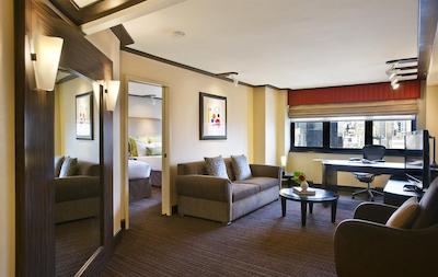 دومنت نیک ان افینیا هتل