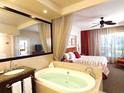 کهالا سویتز بای هیلتون گراند واکیشنز کلوب