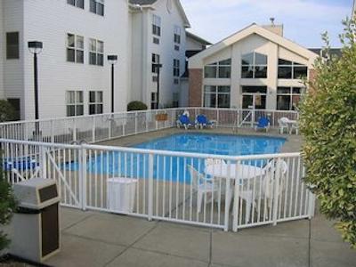 هامپتون این اند سویتز کلولاند/ایندپندنس