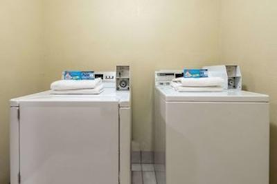 رامادا گاتسویل