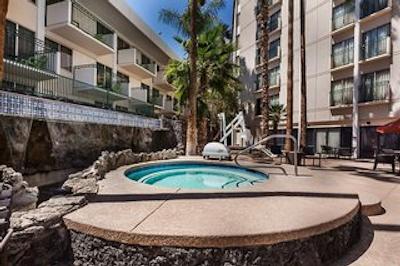 هیلتون گاردن این فنیکس میدتون